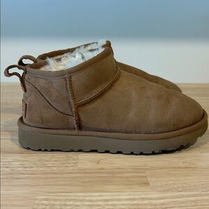 UGG Classic Ultra mini. Size 6. Chestnut color. Great used condition!